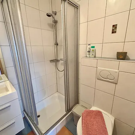 Modernes Mit Balkon & Seeblick Am Biggesee Apartmán *