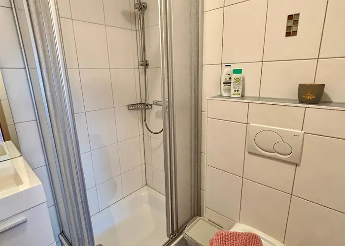 Modernes Mit Balkon & Seeblick Am Biggesee Apartmán *